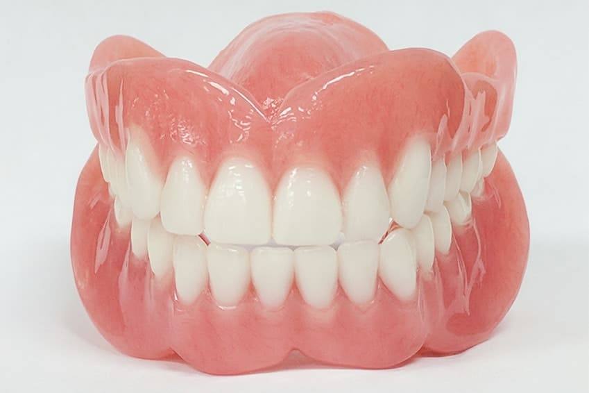 foto de prótese protese dentaria móvel (dentadura)